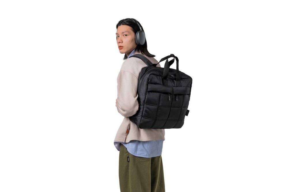 5 Tas Bodypack yang Cocok Jadi Support System untuk Jalani Hari