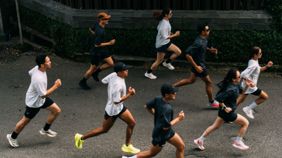 Ringan, Praktis, Stylish! Waist Bag Bodypack Buat yang Suka Jogging