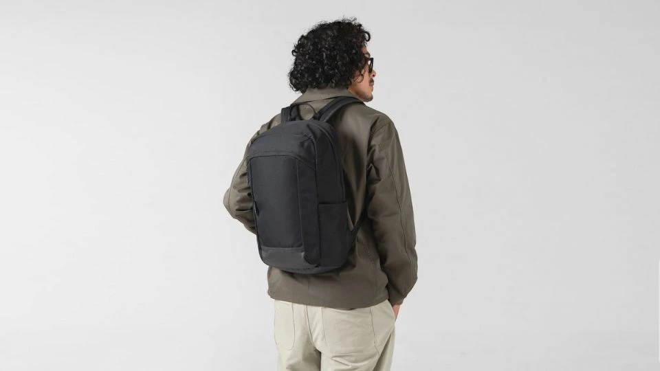 10 Tas Laptop 14 Inci yang Stylish Untuk Kerja & Kuliah