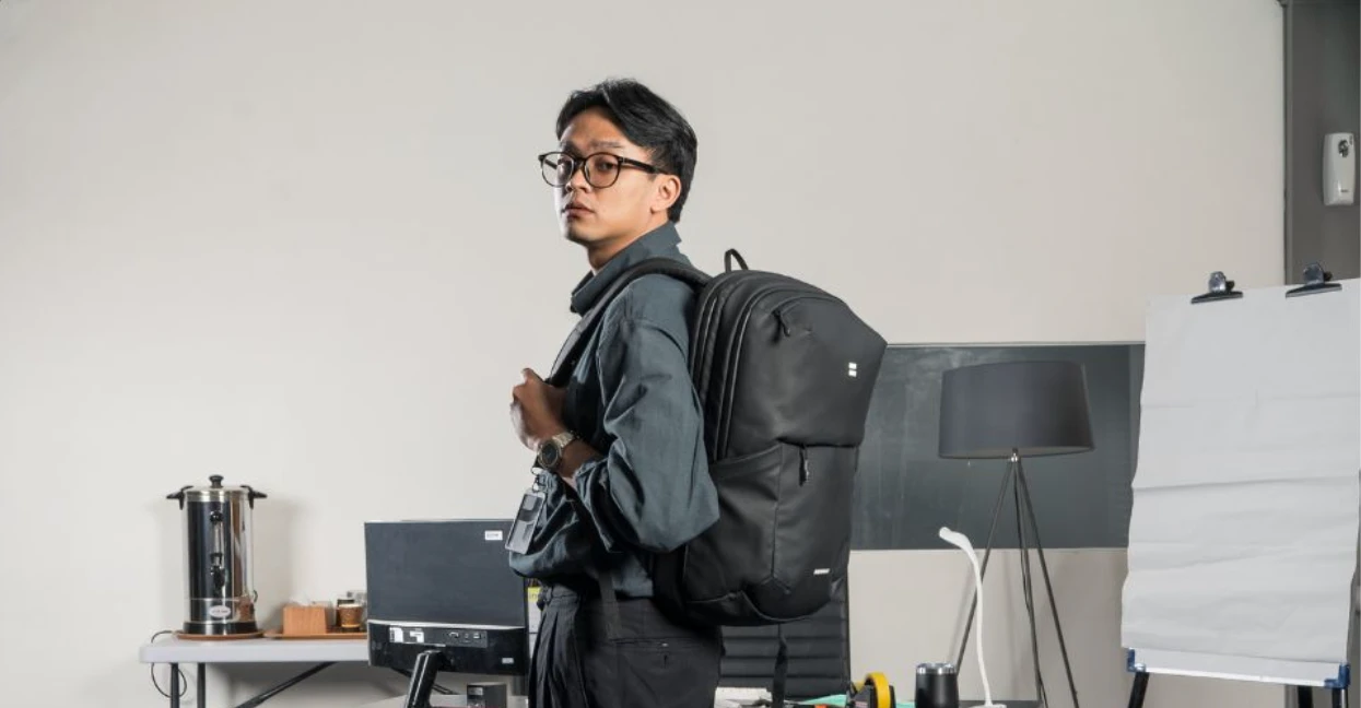 Wajib Punya! Tas Kerja Bodypack Keren & Anti Basah