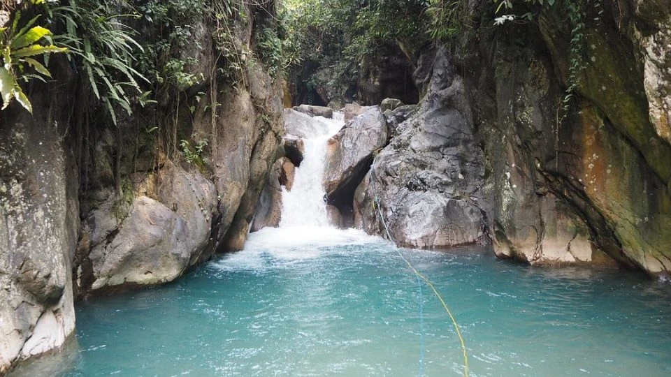 Escape Sejenak: 8 Rekomendasi Trekking Jabodetabek yang Beginner-Friendly