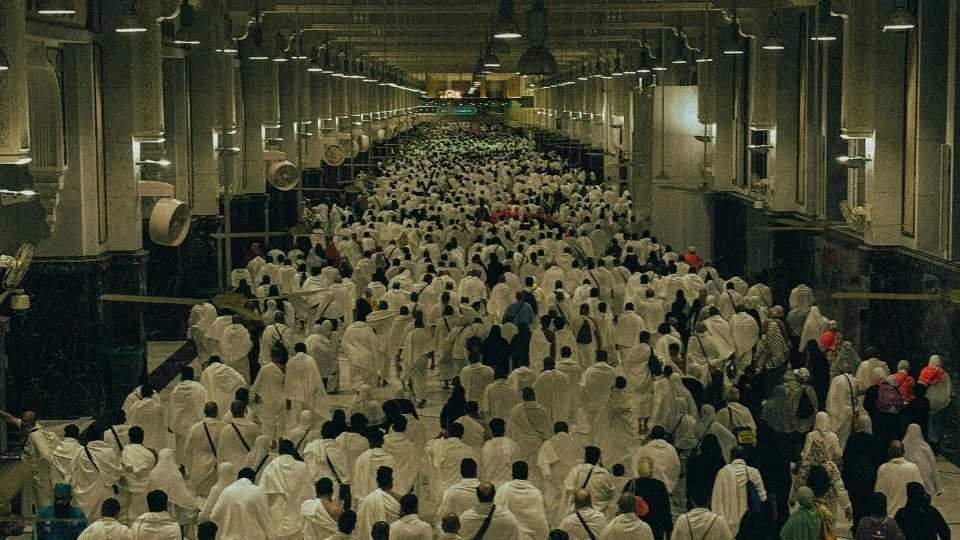 5 Recommended Sling Bags for Umrah: Comfortable, Secure, and Lifetime Guaranteed