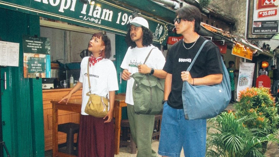Tetap Sejuk dan Modis: Rekomendasi Outfit Cuaca Panas untuk Gaya Urban yang Nyaman