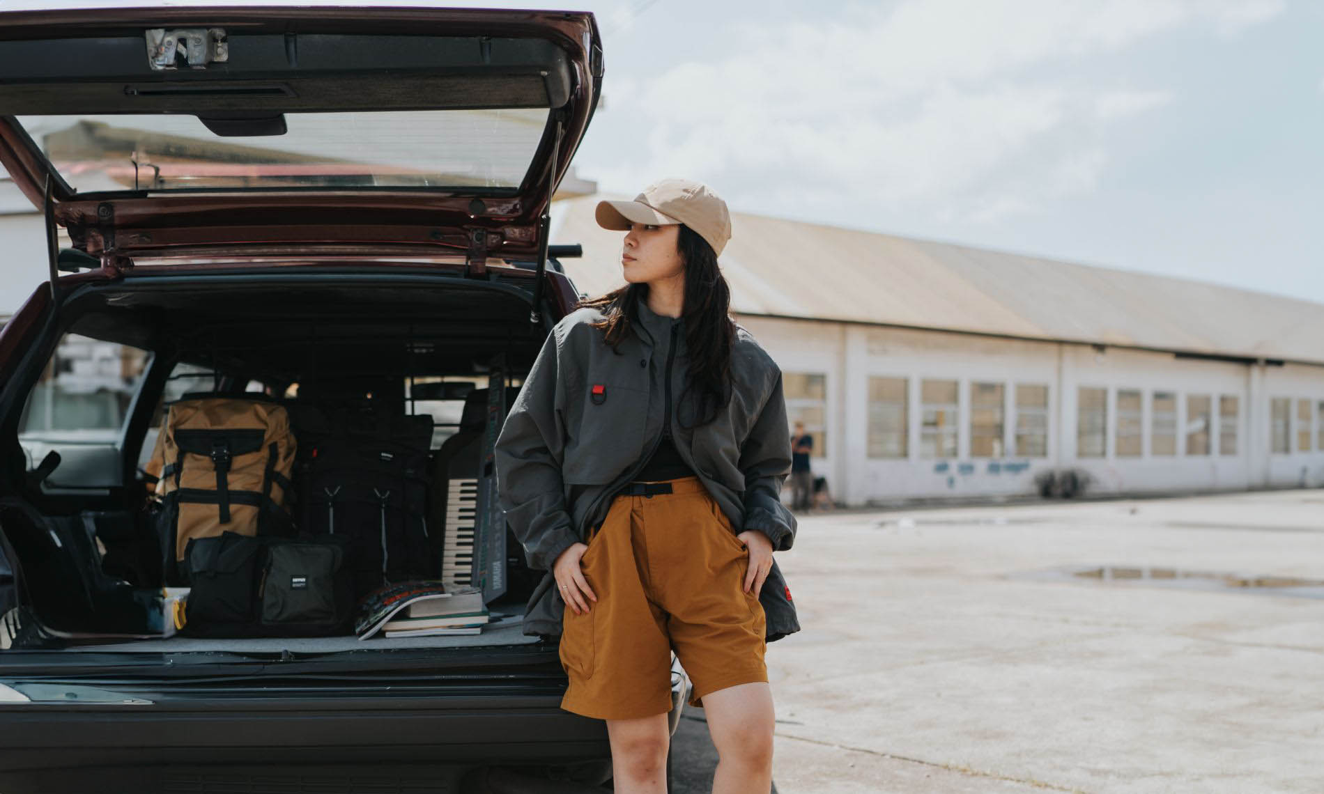 Bloke-core: Outfit stylish untuk support tim sepak bola kesayangan!