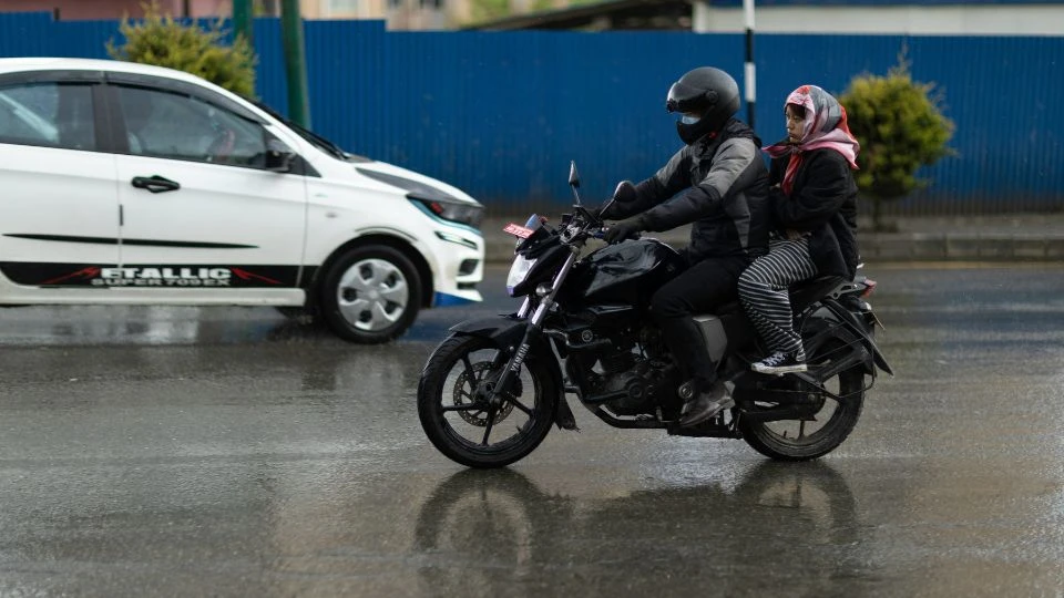 Stay Warm and Dry: A Functional Guide to Rainy Season Riding Outfits