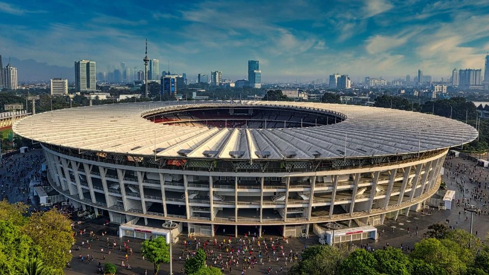 Panduan Lengkap Nonton Konser di GBK: Rute MRT, TransJakarta, Tips Masuk, dan Barang Wajib